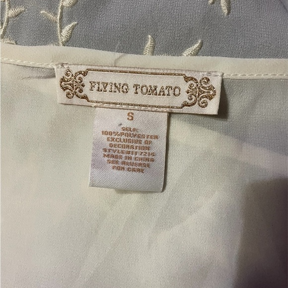 FLYING TOMATO WHITE SPAGHETTI STRING TOP WITH FRONT EMBROIDERY GENTLY WORN - Picture 3 of 3